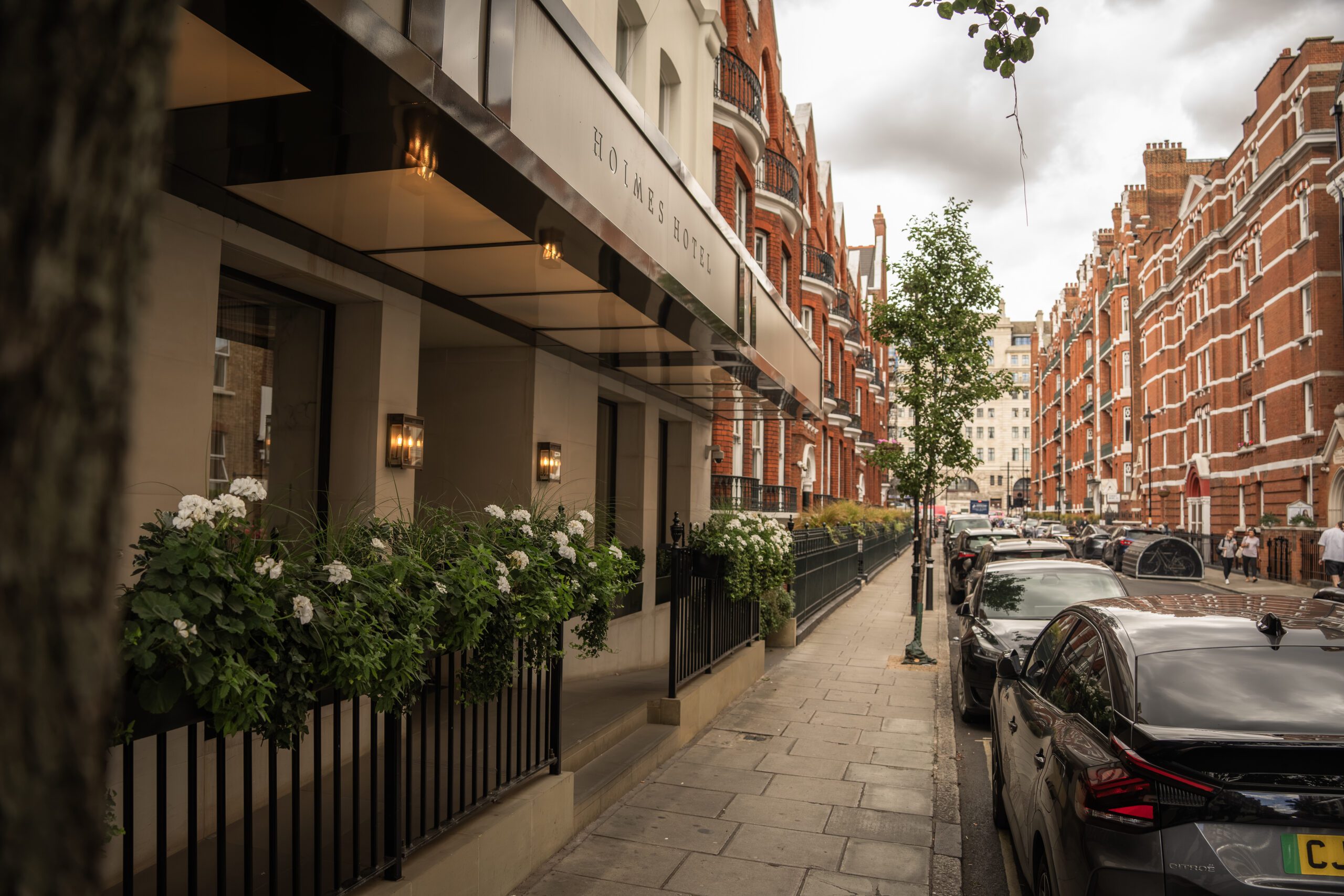 holmes-hotel-entrance